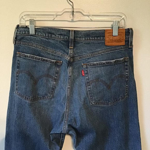 Levi’s Premium Distressed High Rise Button Fly Wedgie Jeans - Picture 7 of 11